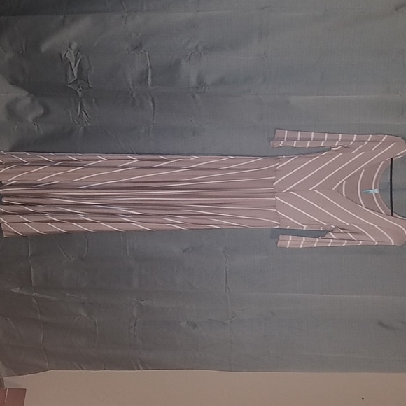 Loila maxi dress - Picture 1 of 4